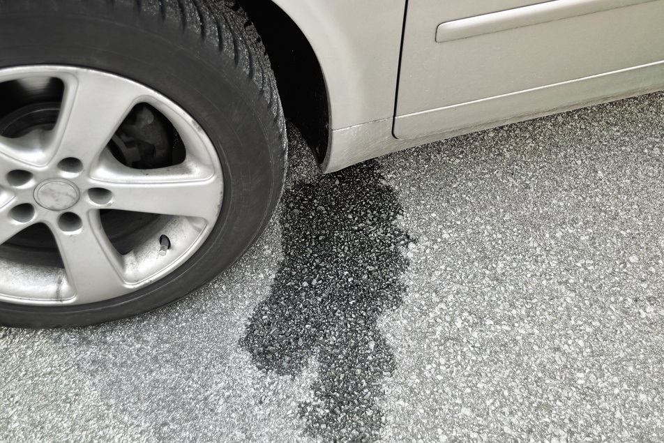 5 common car fluid leaks